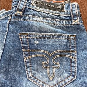 CUTE CAPRI ROCK REVIVALS 👖👖🌹